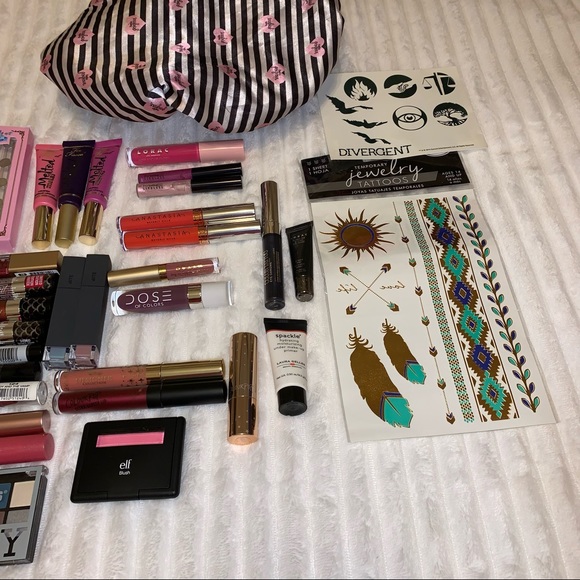 Beauty Bundle With High End and Drugstore Items - Picture 11 of 12